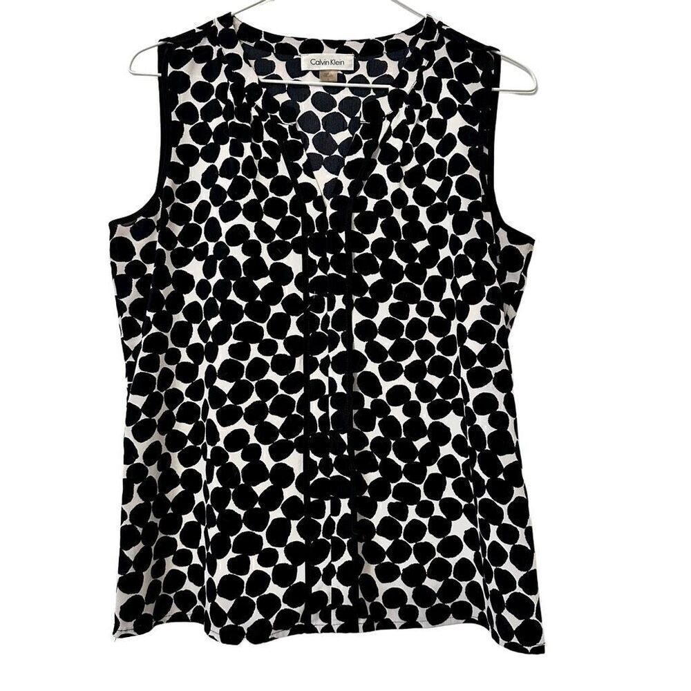 Calvin Klein Split V-neck Pleated Geometric Sleeveless Blouse Black & White Polk